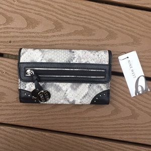 Nine West wallet